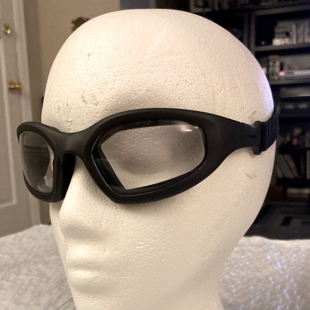 PELTOR Impact/Dust Resistant Goggle: Black, Wraparound Goggles, Polycarbonate - Picture 1 of 16